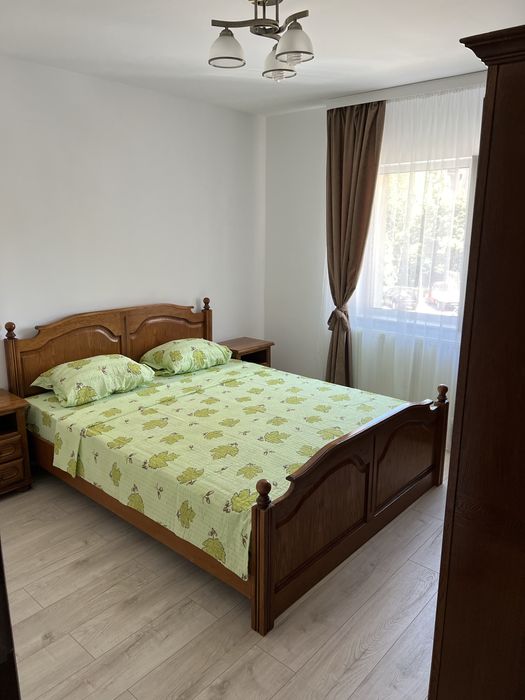 Inchiriez apartament