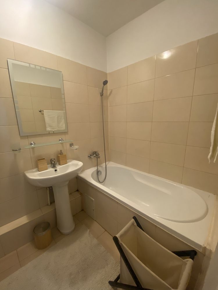 Inchiriez garsoniera de 40 mp pe termen lung. Disponibila dupa 01.09
