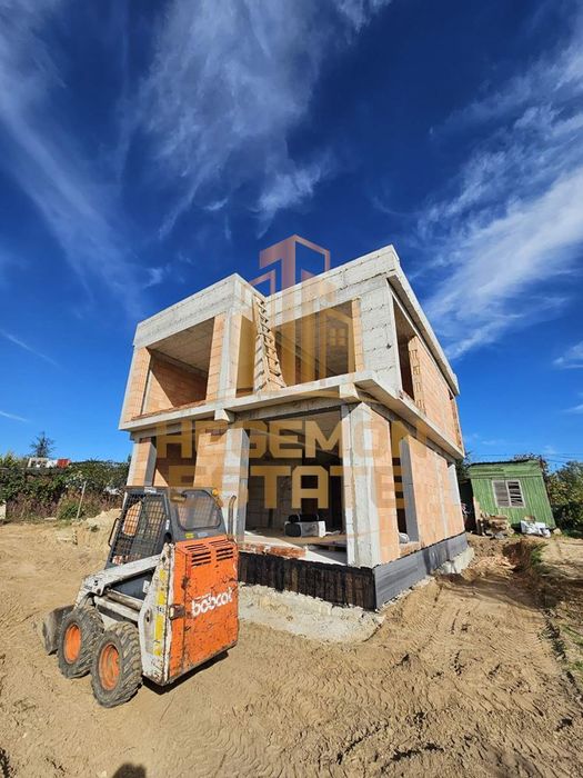 Къща в Варна-м-т Боровец - юг площ 190 цена 248600