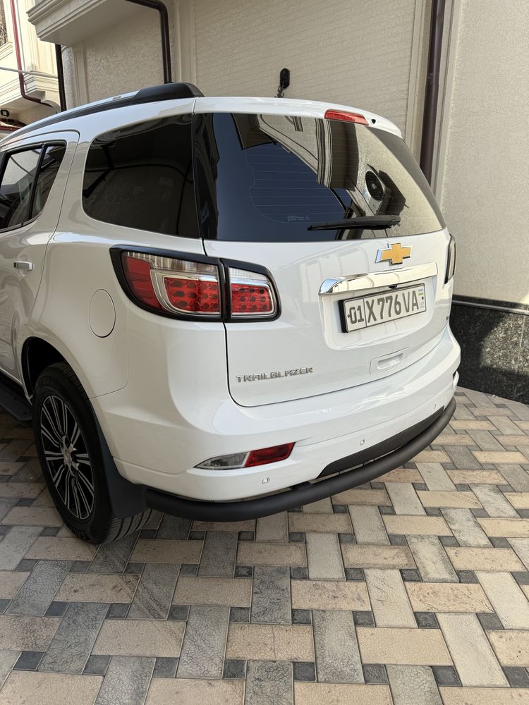shevralet trailblazer oq km 80000 tanirovka 10 oe