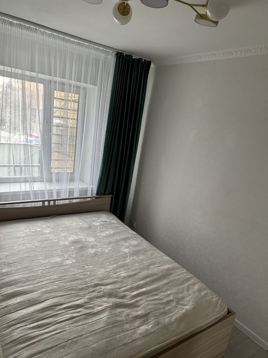 Продам кровать с матрасом