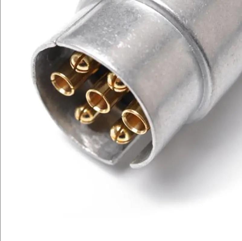 букса за ремарке мъжка 7 пина 12v метална amio-01255