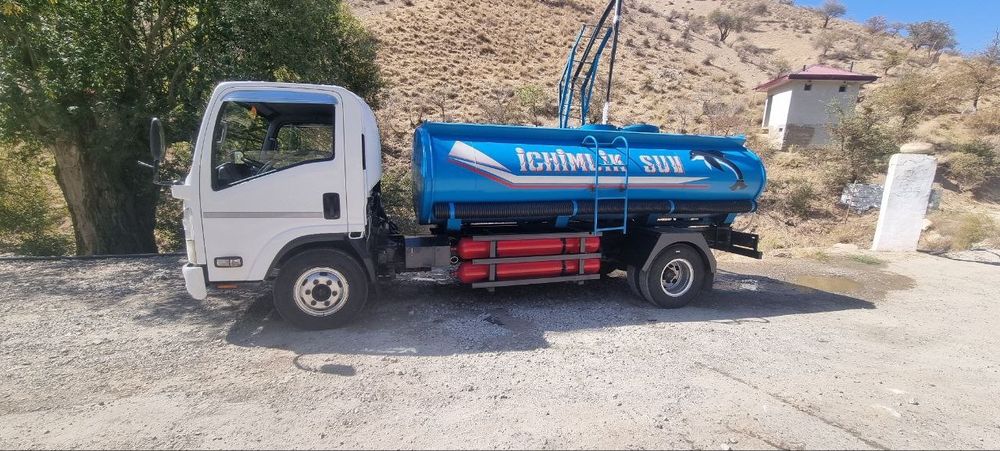 Isuzu водовоз 2011 йил