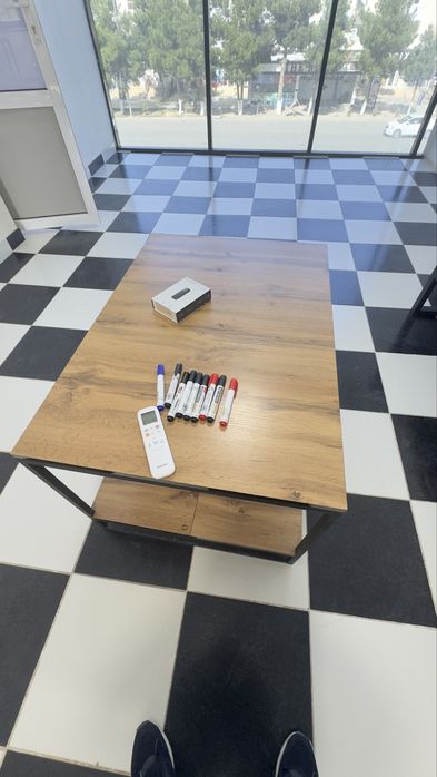 Jurnal stol sotiladi, ofis, o'quv markaz va oshxona uchun