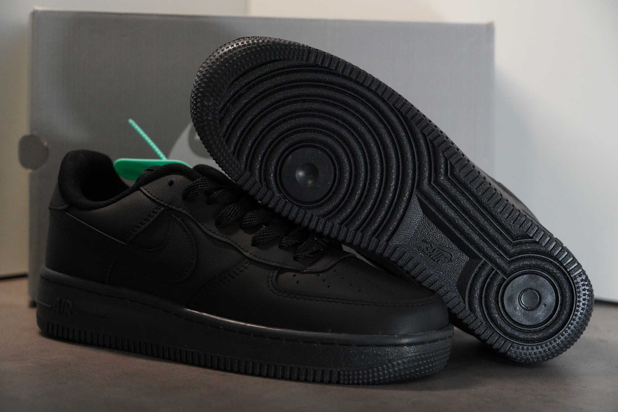 Adidasi NIKE AIR FORCE 1 low Black , Produs Nou - Full Box, Premium