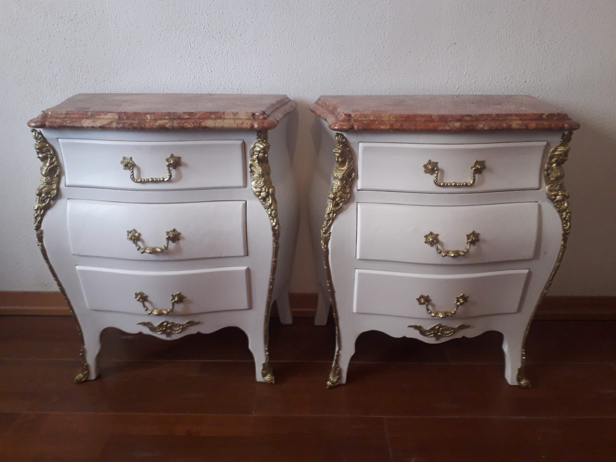 Set 2 noptiere din lemn cu blat de marmura