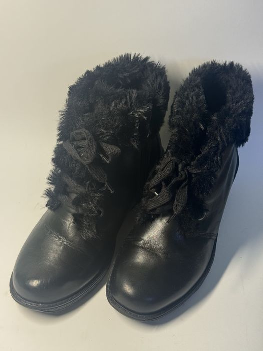 Чисто нови дамски боти Caprice перфектни за подарък