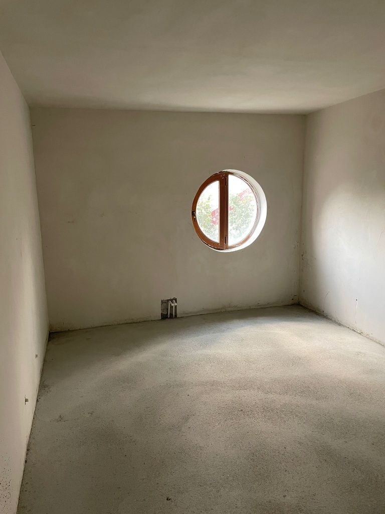 Vând casa Vânători