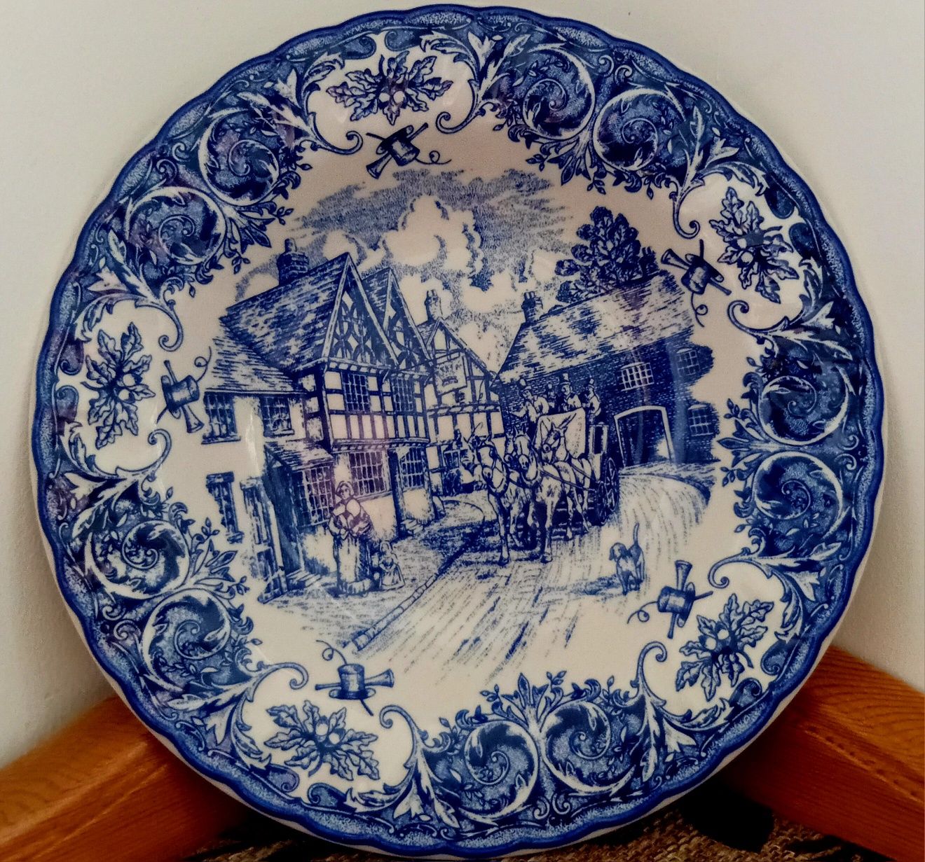 Фарфоровая тарелка 1760г 1 шт