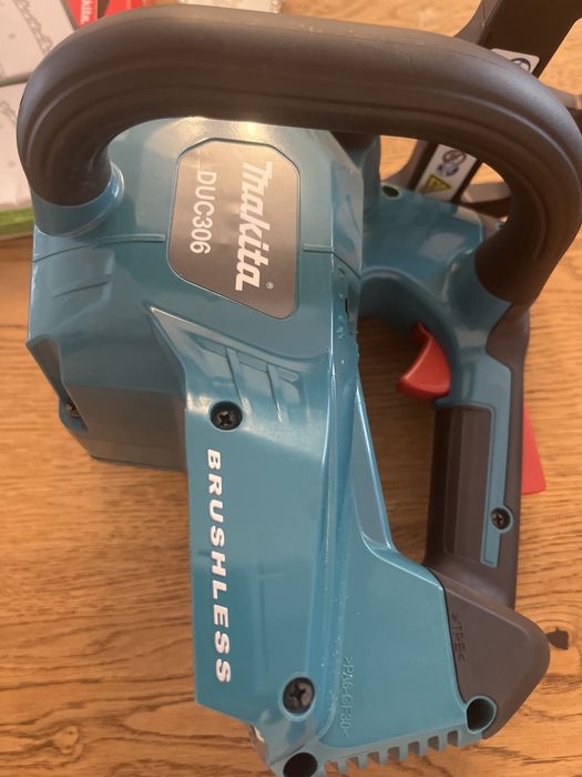Fierastrau cu lant makita DUC306