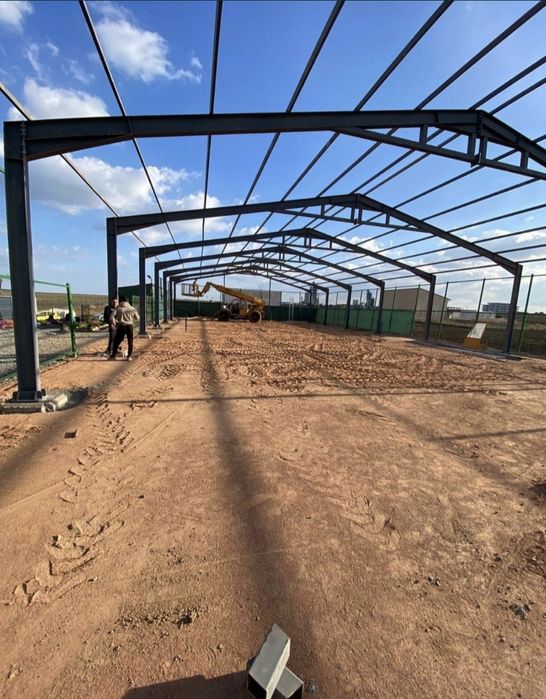 Vand si construiesc o gama larga de hale sau structuri metalice noi ne
