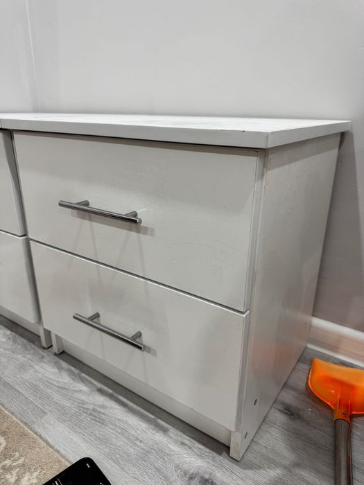 Тумбочка  и зеркало