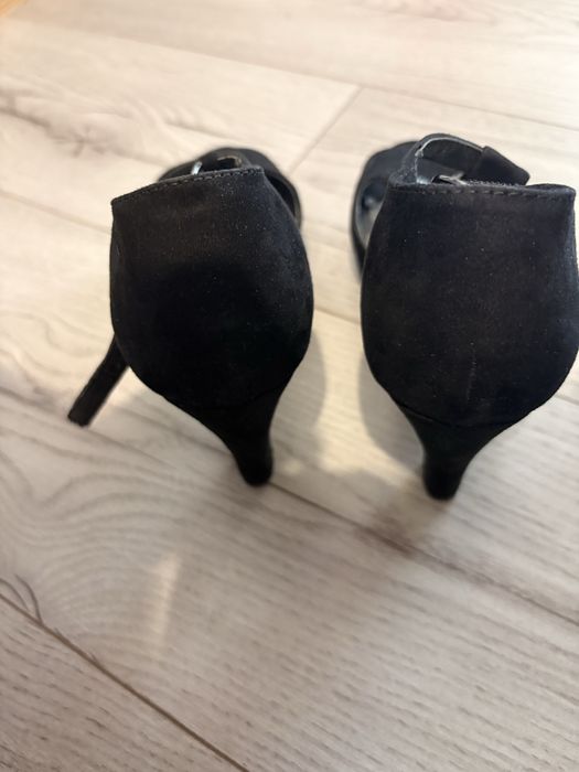 Vand pantofi de gala