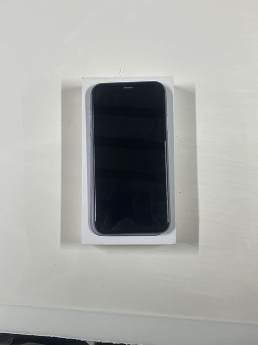 Iphone 11 с гарантия всё работеат