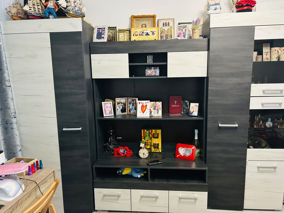 Vând mobila în stare foarte bună