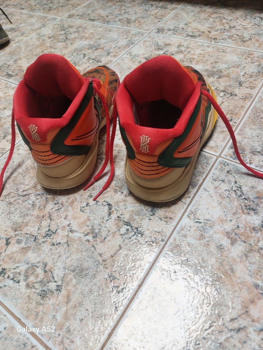 Nike Kyrie Infinity