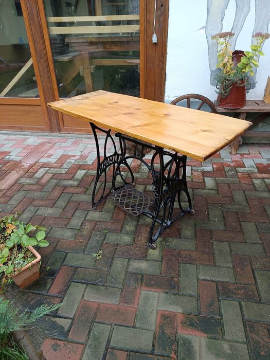 Masa exterior , blat recuperat