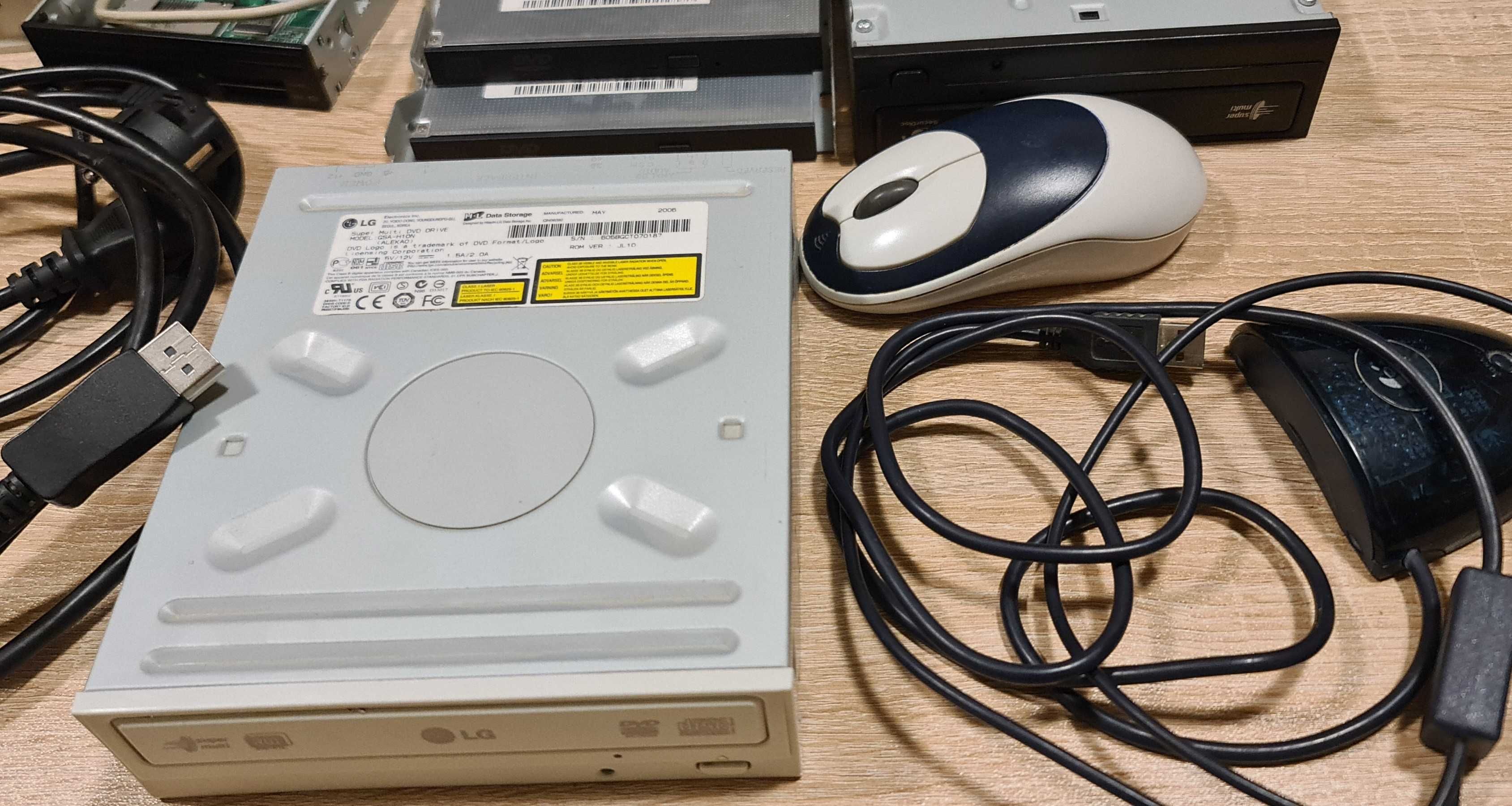 dvd, SD card reader, logitech мишка, displayport