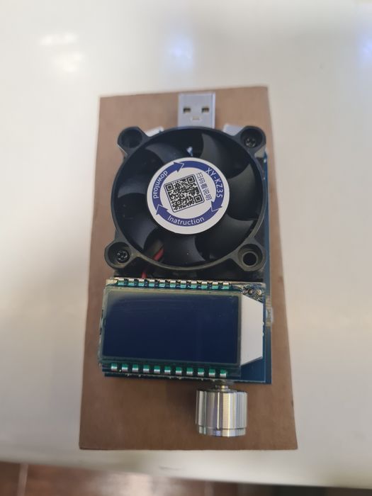 KZ35 incarcator tester digital de baterii sau power packuri.