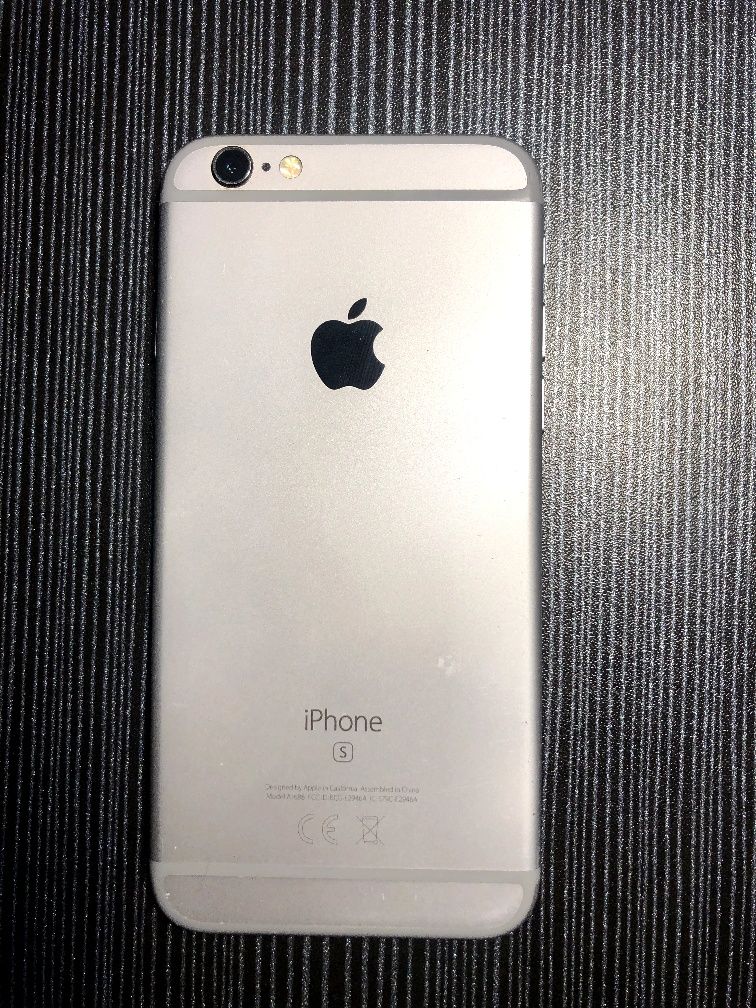 Продам Айфон iPhone 6S в хорошем состоянии