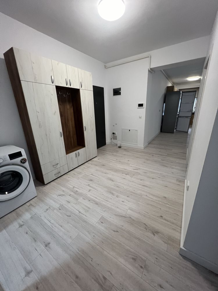 Apartament  NOU mobila si utilat , etaj 1,lift in bloc.Parcare inclusa