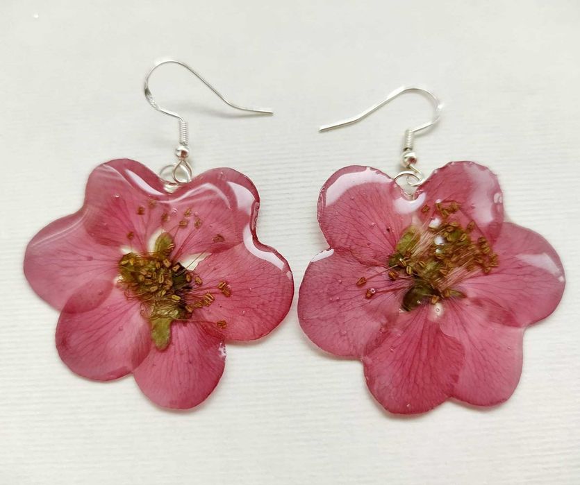 Bijuterii handmade, din flori naturale,  în rășină