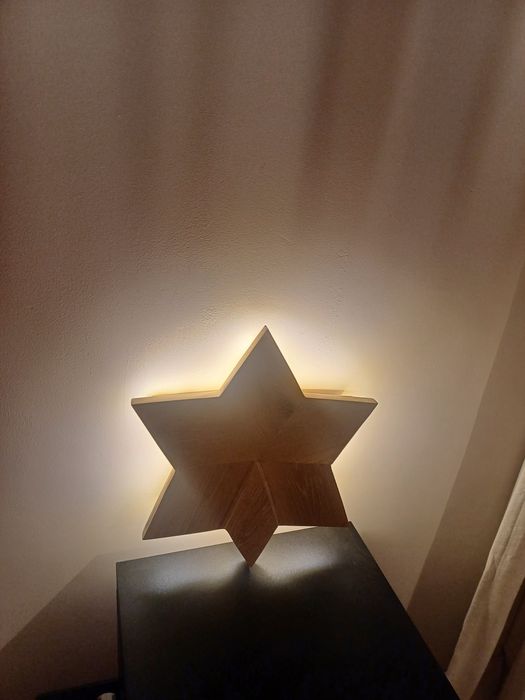 Lampa din lemn cu lumina led