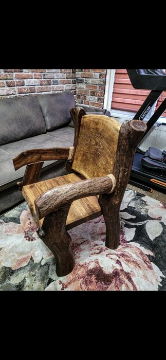 Стол от масивно дърво