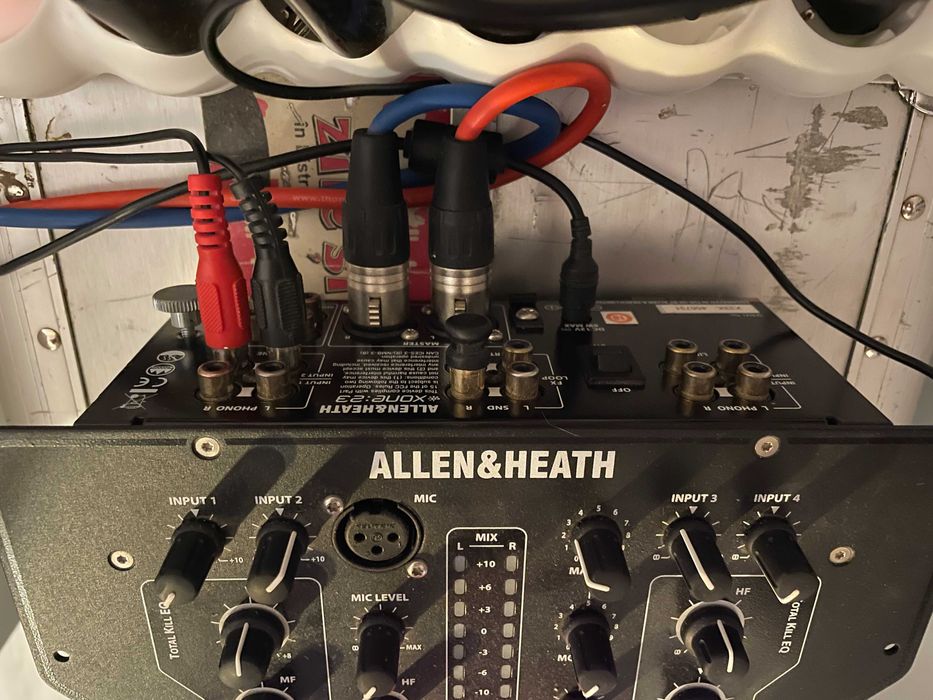 Allen & Heath XONE 23 mixer DJ professional - functioneaza perfect