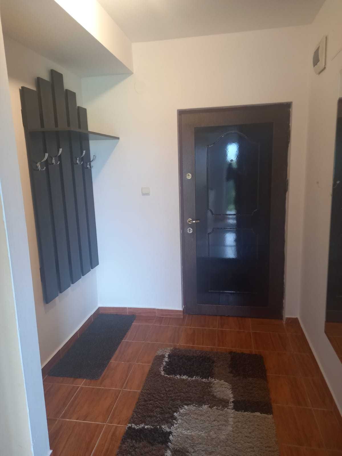 Închiriez apartament 2 camere