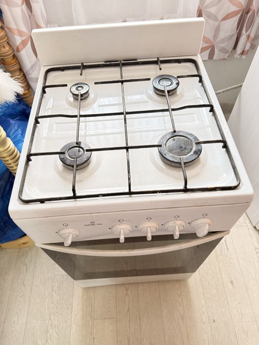 Продам газ плиту GRETA качественный отлично работает