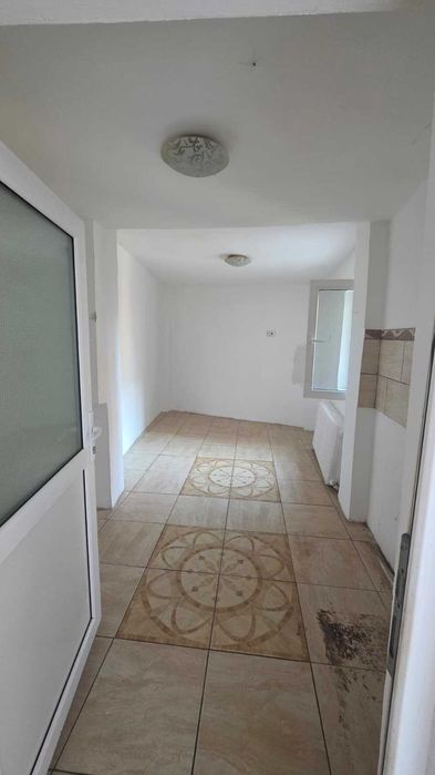 Vand apartament cu 4 camere - Piata Ovidiu -Constanta