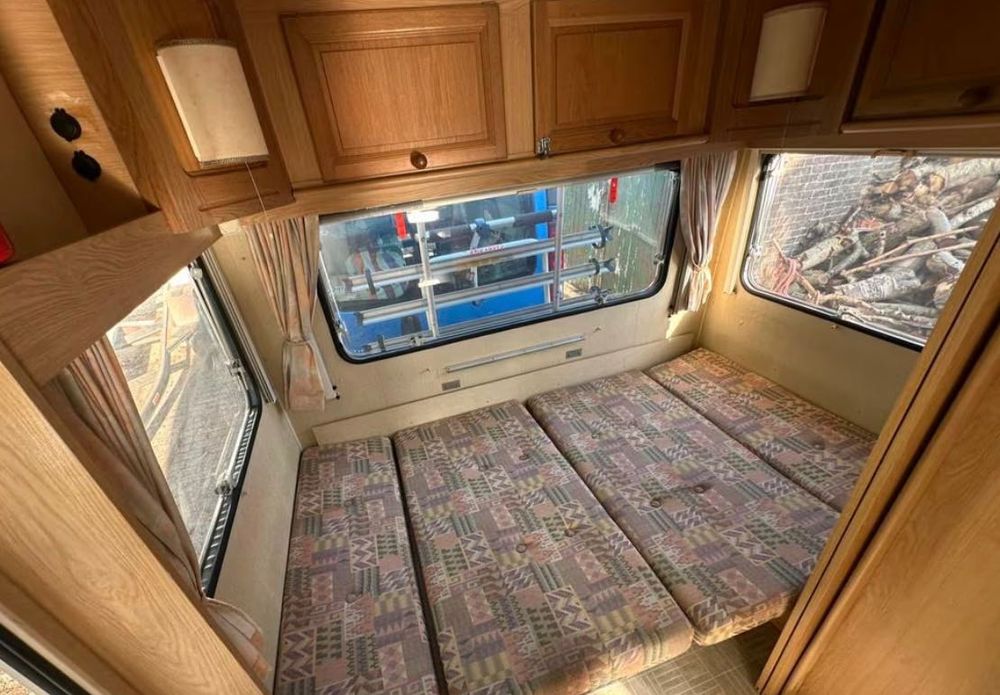 Rulotă Chateau în stare foarte bună.Merită văzută.