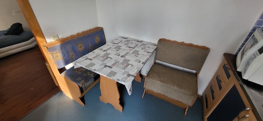 Кухня стол скамейки