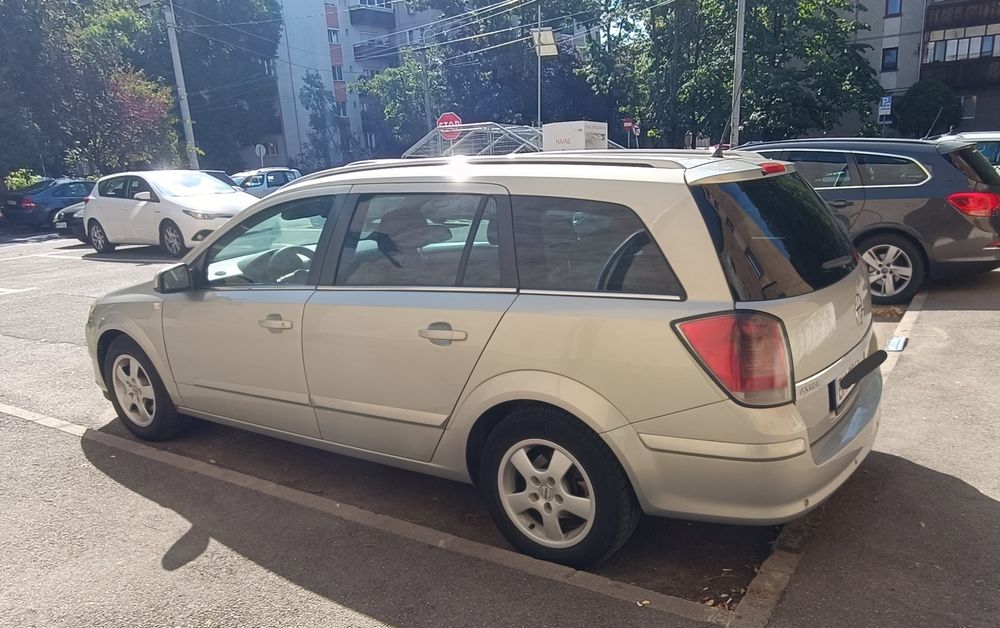 Vând Opel Astra H