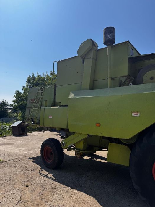 Vând combina claas dominator