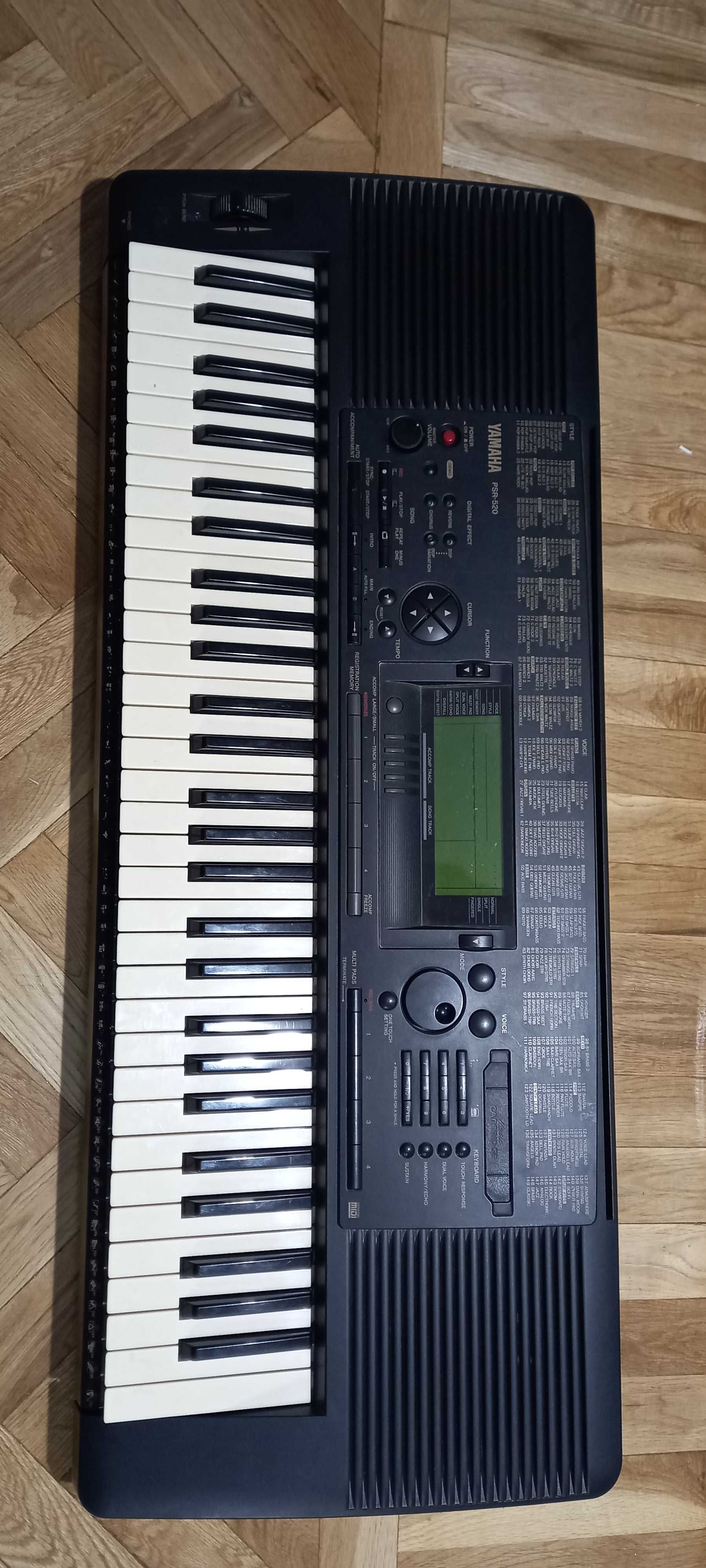 Синтезатор YAMAHA PSR 520