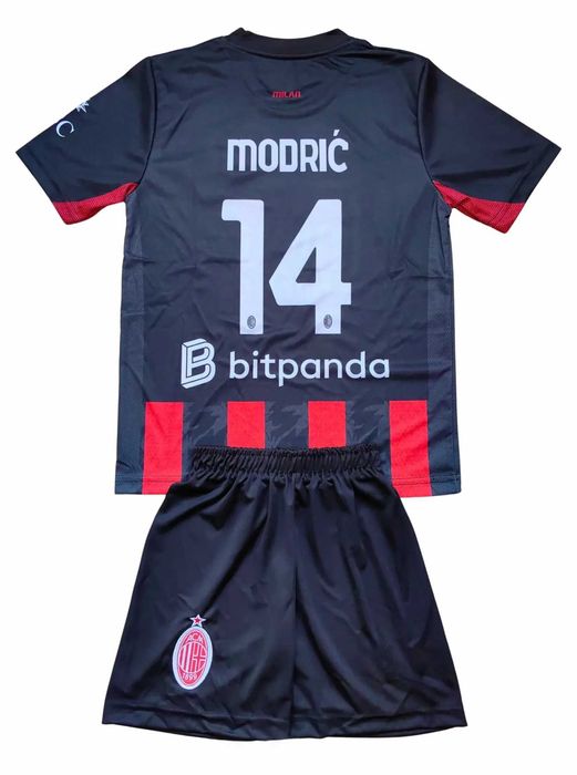 Детски  футболен екип Милан Модрич размер 104-116 Milan тениска Modric