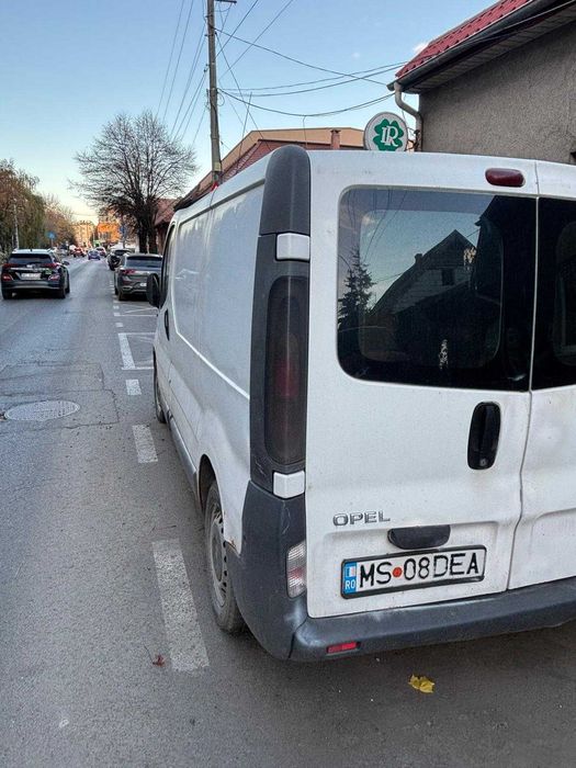 URGENT: De vânzare Opel Vivaro 1.9