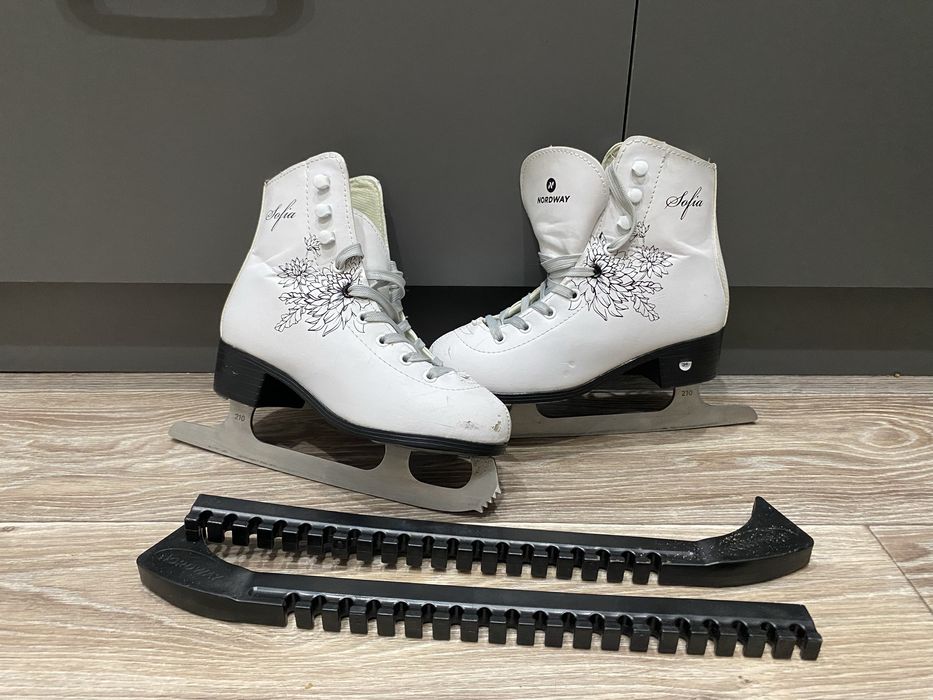 Продам Коньки для девочки