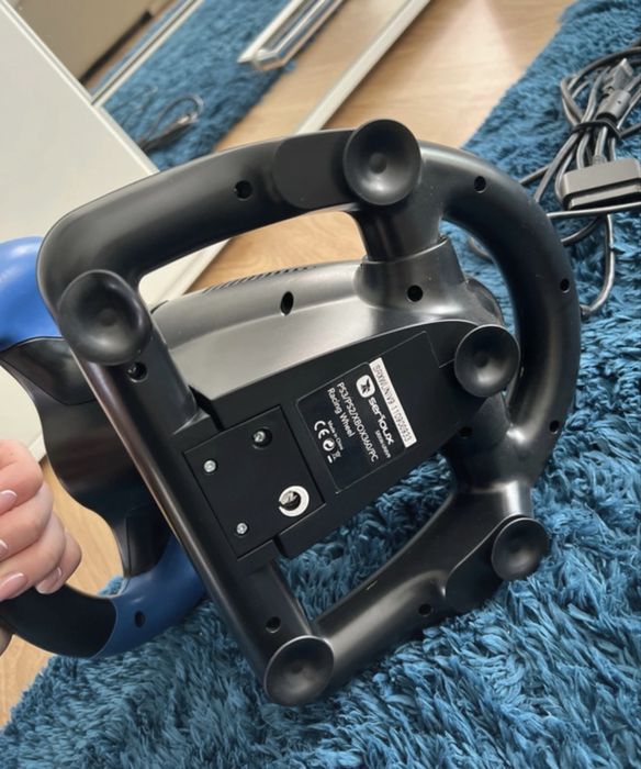 Consola de tip volan cu pedale, Serioux