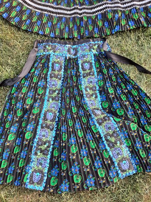 Sort cu fusta, zadie  Calata