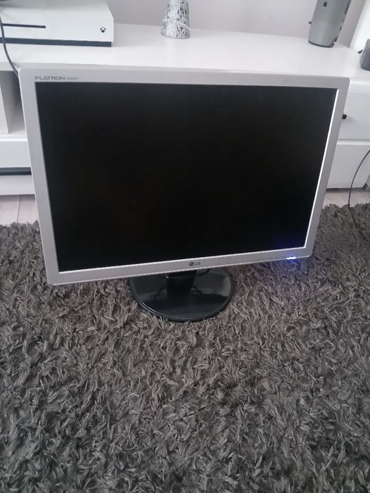 Vand Monitor LG 60 cm diagonala