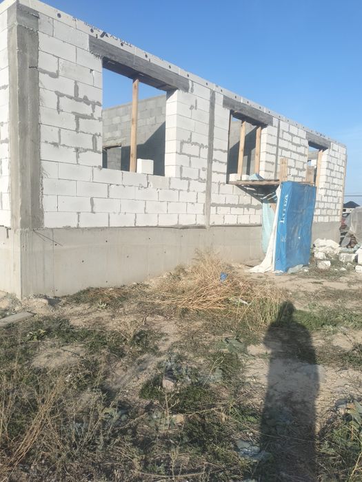 Продам не достроенный дом в Казцикке в заде Ырыс кафе у