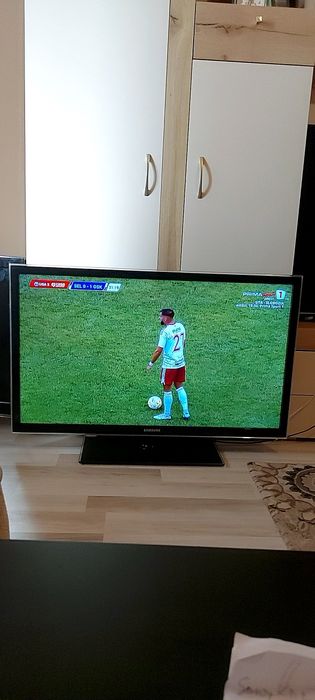 Vind 2 tv. Samsung 102 cm impecabile la pret redus!!Pret 750 ambele!!