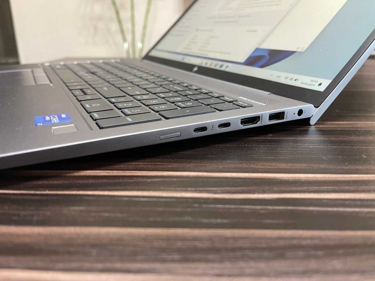 HP ZBook 15 Intel Core i7-1185G7 озу8гб 256ssd