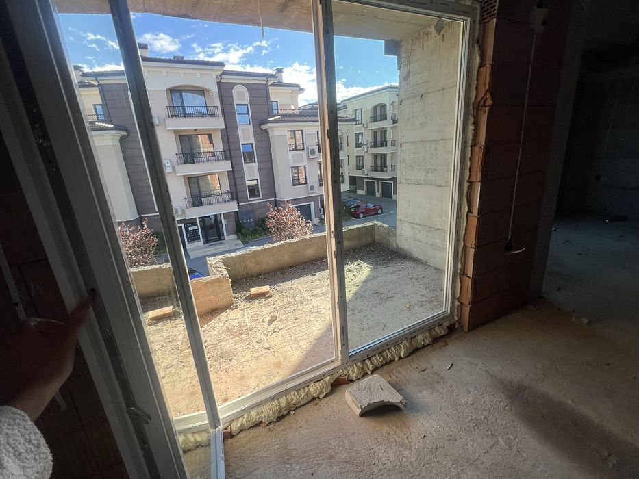 Тристаен апартамент в Остромила