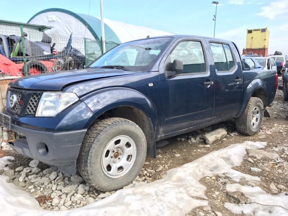 Dezmembrez Nissan Navara