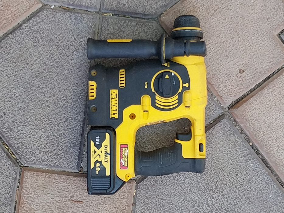 Rotopercutor DEWALT DCH  253  ca și nou
