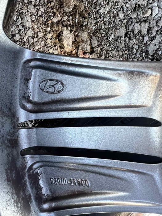 Оригинални джанни Хюндай 5/114.3 Hyndai IX35,Tucson 5x114.3

Употребяв